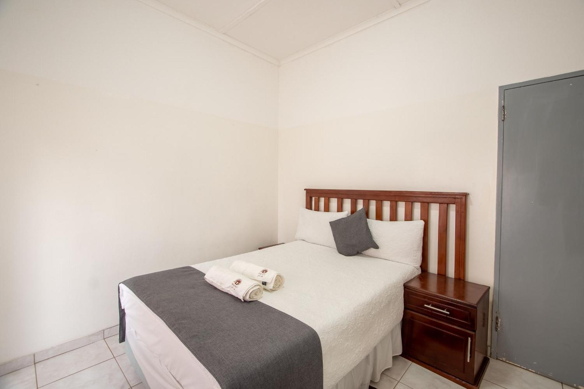 מפלי ויקטוריה Wood Road Guest Lodge מראה חיצוני תמונה