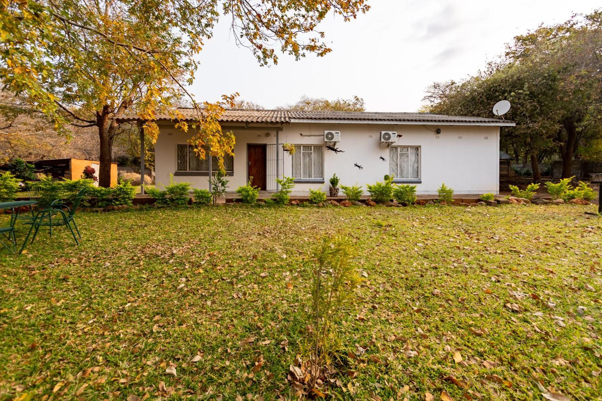 מפלי ויקטוריה Wood Road Guest Lodge מראה חיצוני תמונה